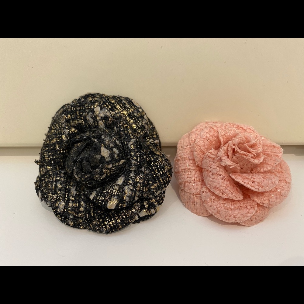 Flowery brooch elegant